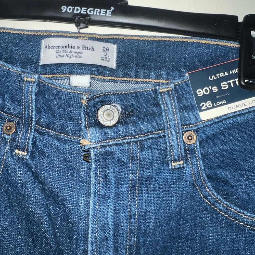 A&F Curve Love Ultra High Rise 90s Straight Jean - Dark Marble - Picture 4 of 4